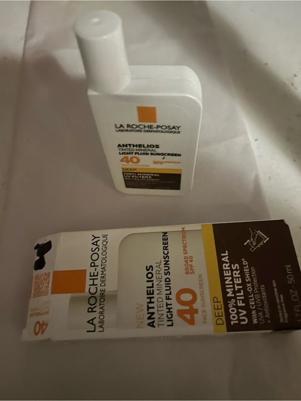 La Roche-Posay Anthelios Tinted Mineral Light Fluid Sunscreen SPF 40 - Deep